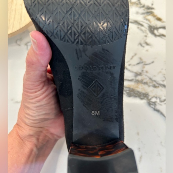 NWOT Donald Pliner Cassa Bootie. Beautiful Suede shoe with tortoise shell heel. - Picture 8 of 8